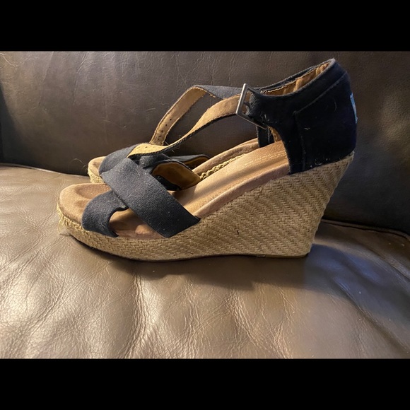 Toms platform sandals. - Picture 4 of 5